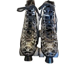 Skate Gear Cute Quad Roller Skates for Kids and Adults - Black sz womens 8